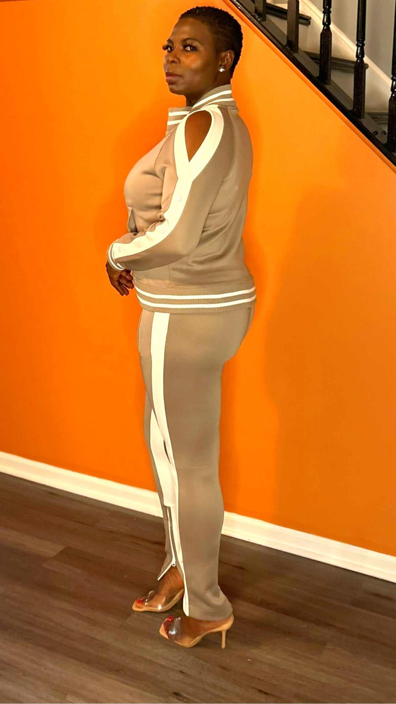 Natural cold-shoulder tracksuit, perfect for a chic yet comfortable vibe.