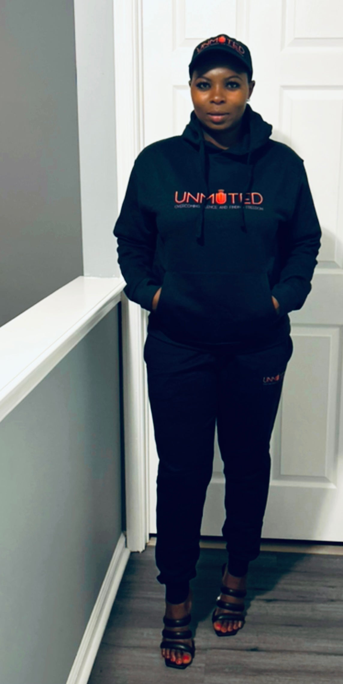 Unmuted hoodie and pants set