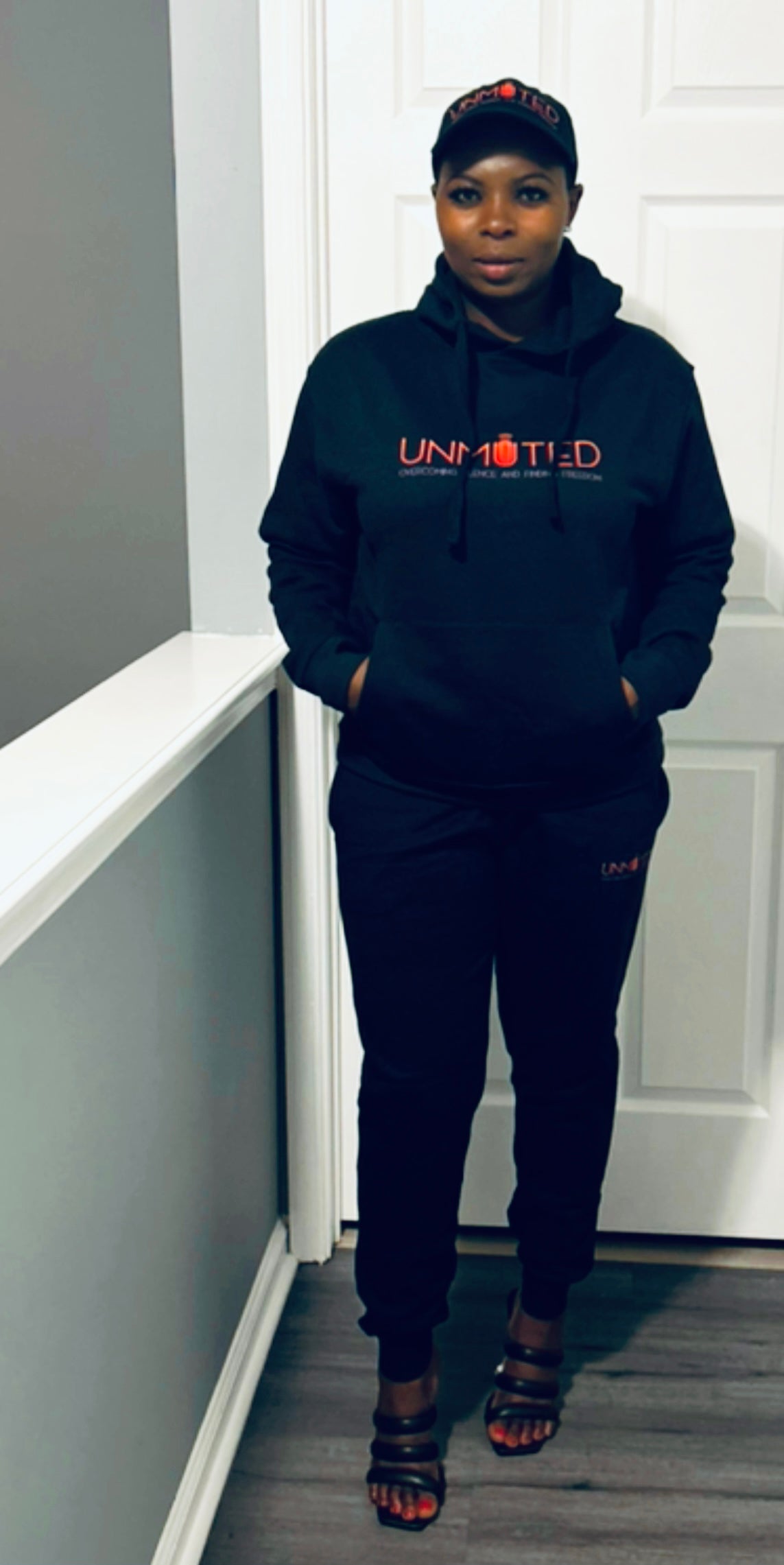 Unmuted hoodie and pants set